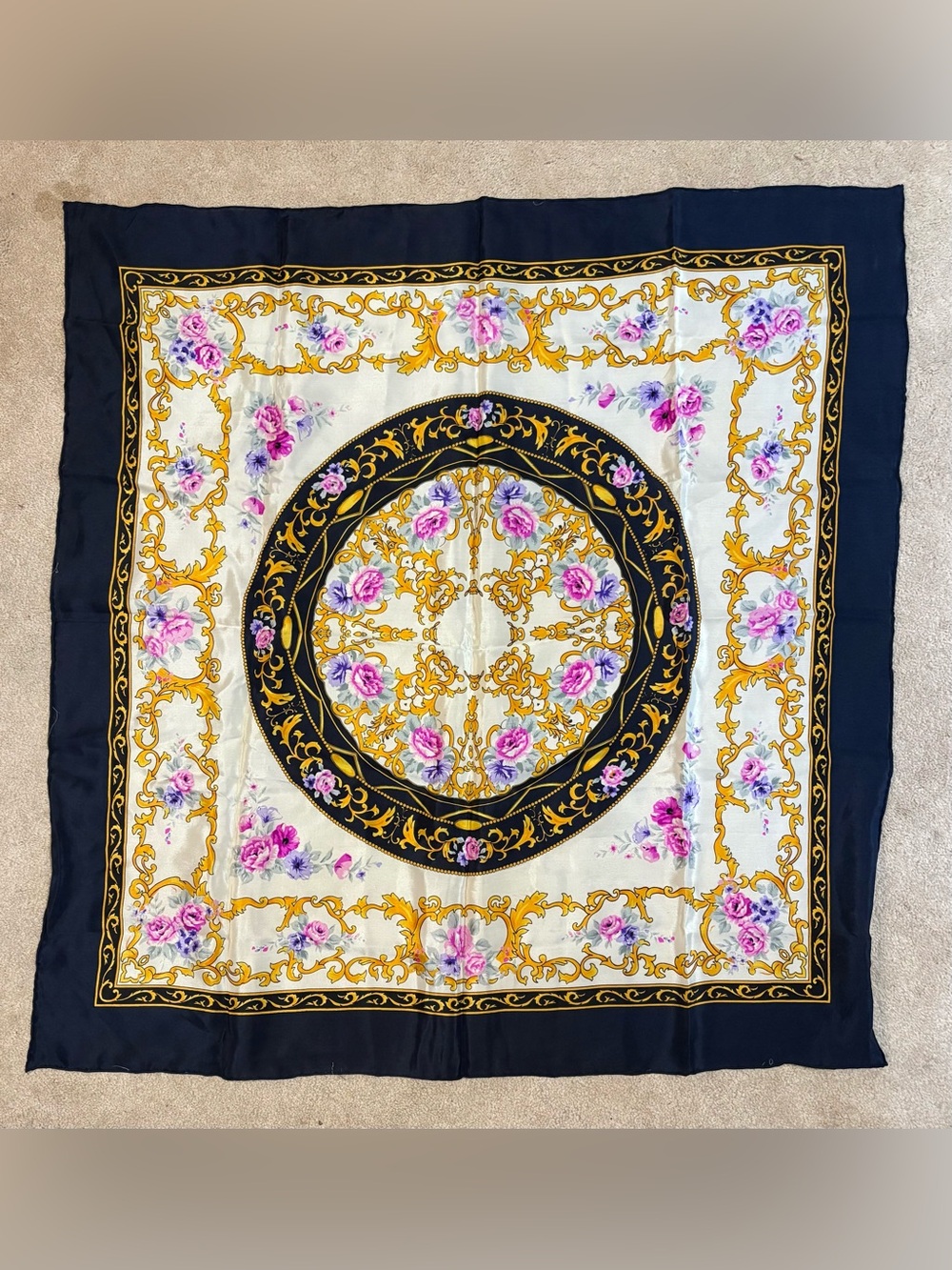 VINTAGE WOMEN GORGEOUS SCARF
